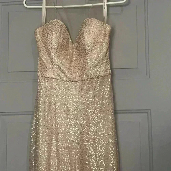 MoriLee Gold Sequin Gown
Sweetheart Neckline Illusion Size 6 - Picture 12 of 16